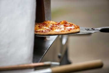 Why a Pizza Van Is the Perfect Slice of Heaven for Outdoor Weddings